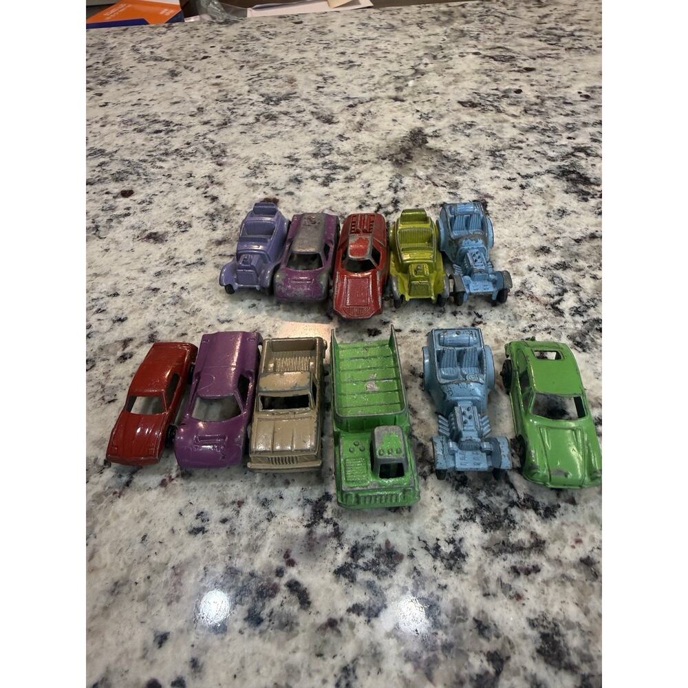 Lot of 11 Vintage Tootsietoy Diecast Cars & Trucks Mixed Models Chicago USA B